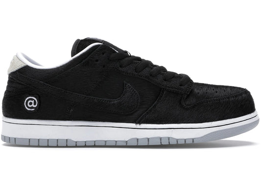 SB Dunk low Medicom