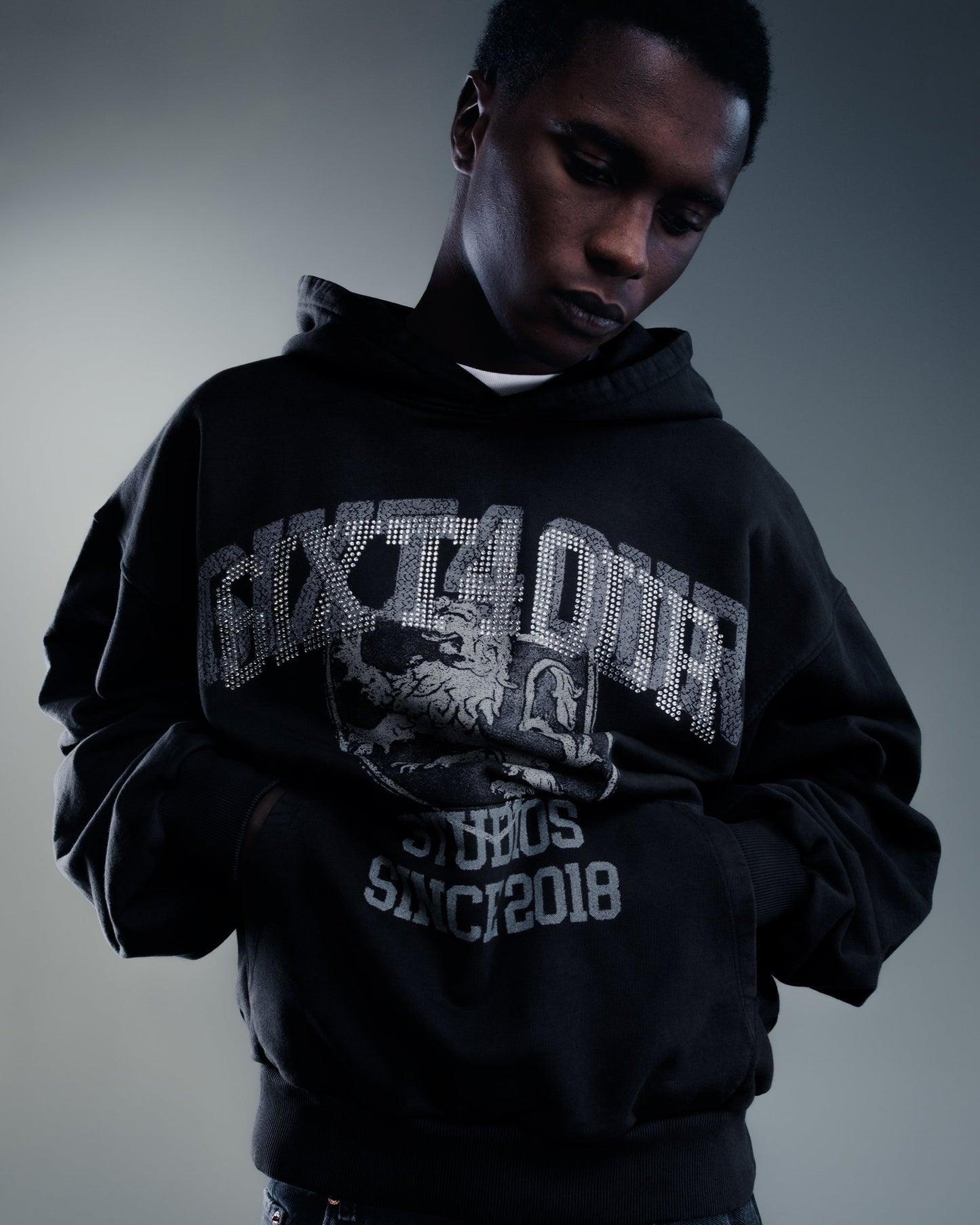 6ixt4our Shinny Black Hoodie