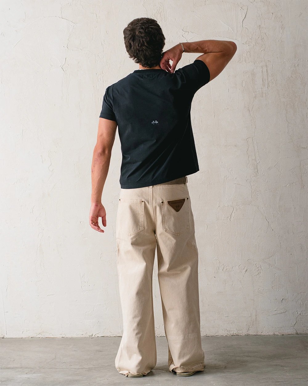 Host Atelier Slim Black Tee