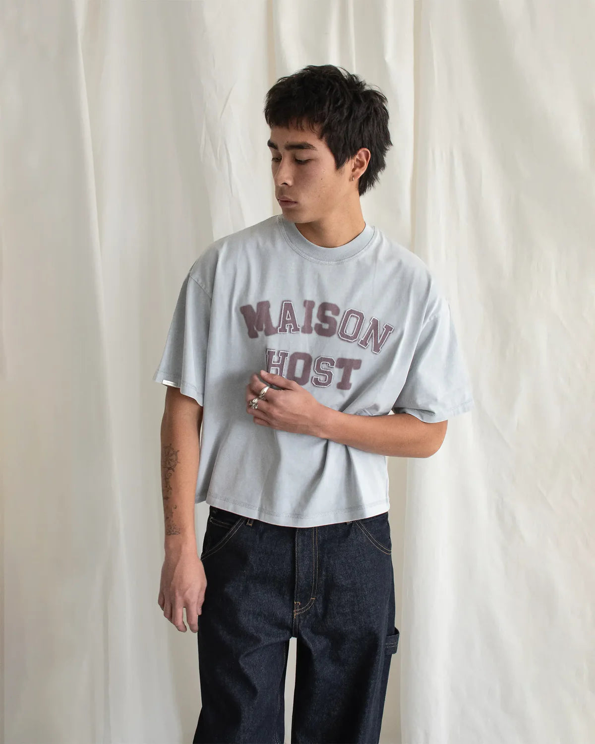 Maison Host Applique Dyed Tee Grau
