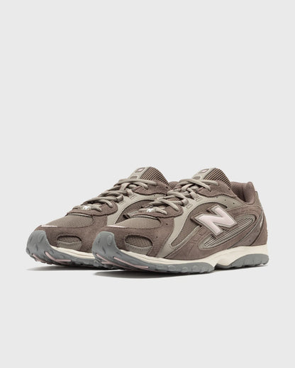 New Balance 204L Braun Pink