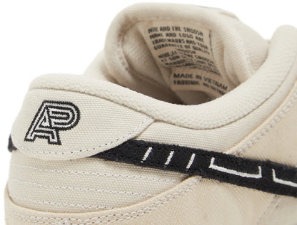 SB Dunk Low Albino