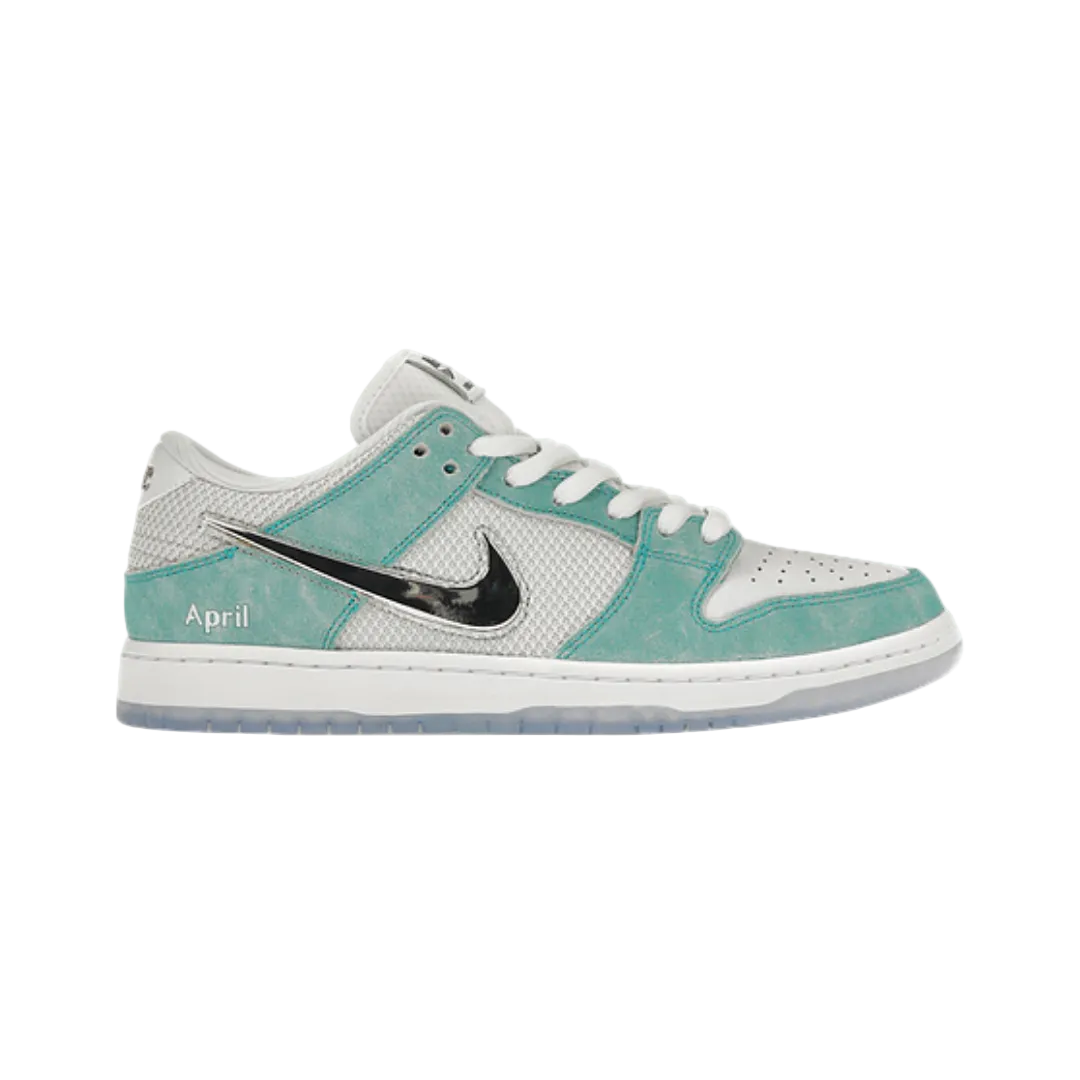 SB Dunk Low April