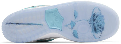 SB Dunk Low April