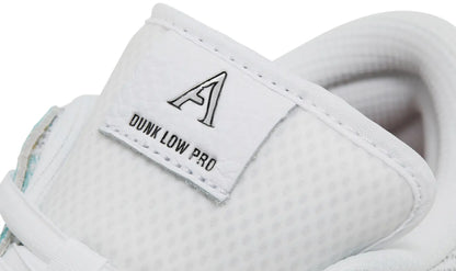 SB Dunk Low April