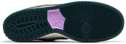 SB Dunk Low Chameleon