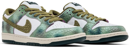 SB Dunk Low Chameleon
