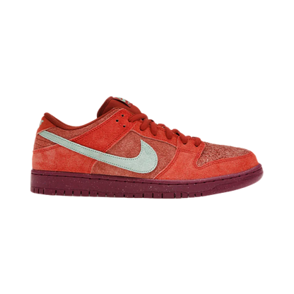 SB Dunk Low Mystic Red
