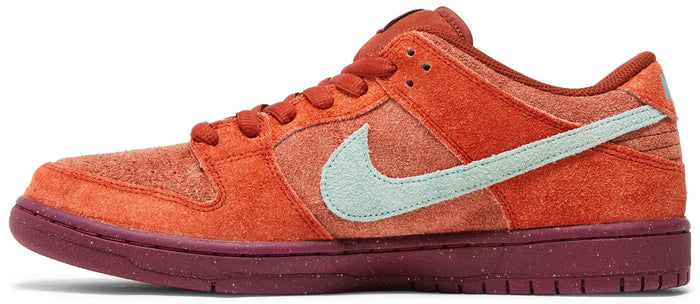SB Dunk Low Mystic Red