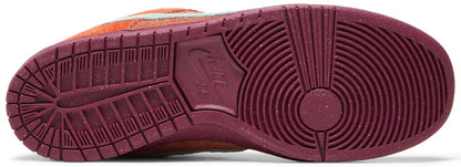 SB Dunk Low Mystic Red
