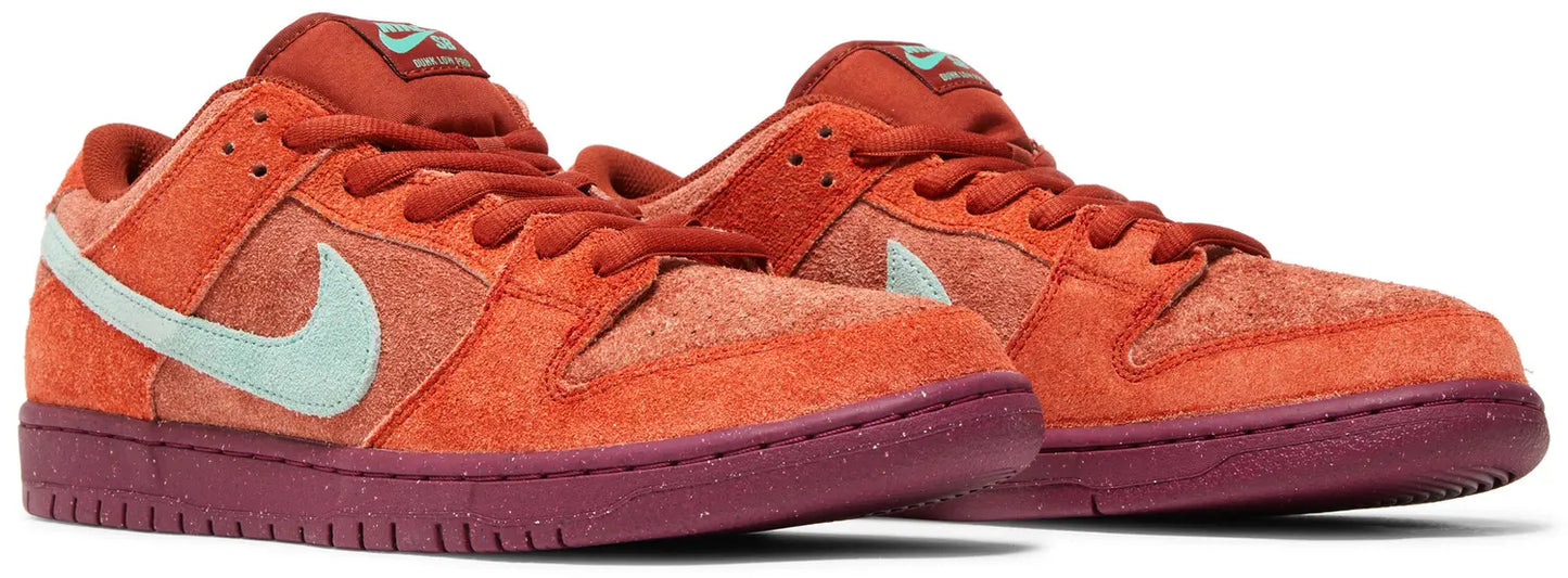 SB Dunk Low Mystic Red