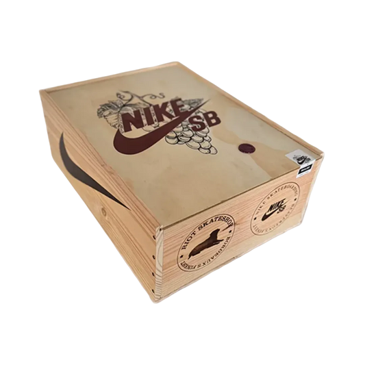 SB Dunk Low Riot Spezialbox