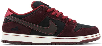 SB Dunk Low Riot Spezialbox