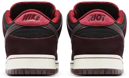SB Dunk Low RIOT
