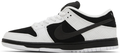 SB Dunk Low Tightbooth