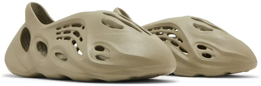 Yeezy Foamrunner Stone Salt