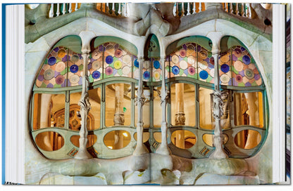 Book Gaudi ‘The Complete Works’