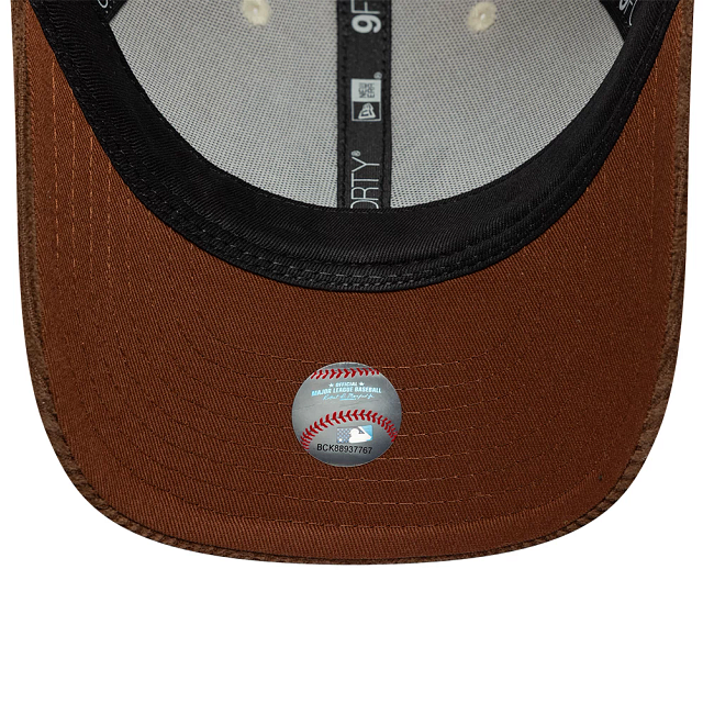 New Era 9FORTY NY Brown Cord - brown, cream | Saturday Concept