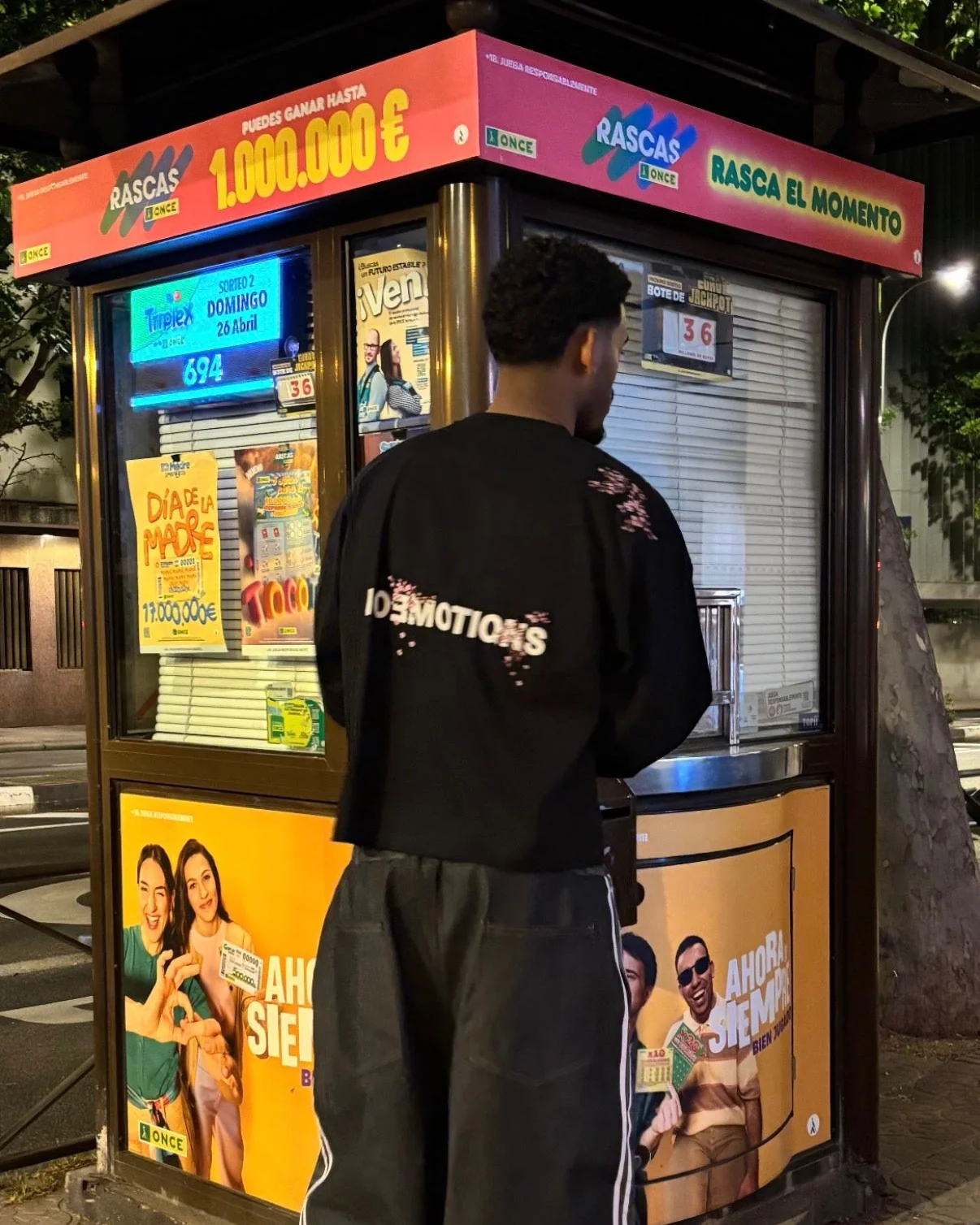 NoEmotions Blossom Long Sleeve Black - black, pink | Saturday Concept
