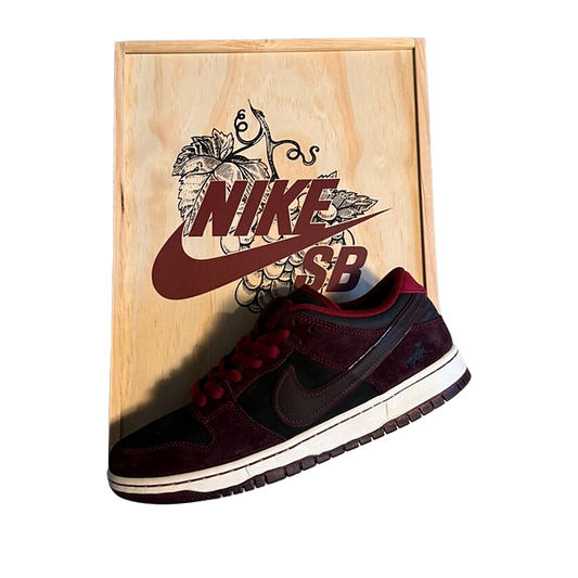 SB Dunk Low Riot Special Box