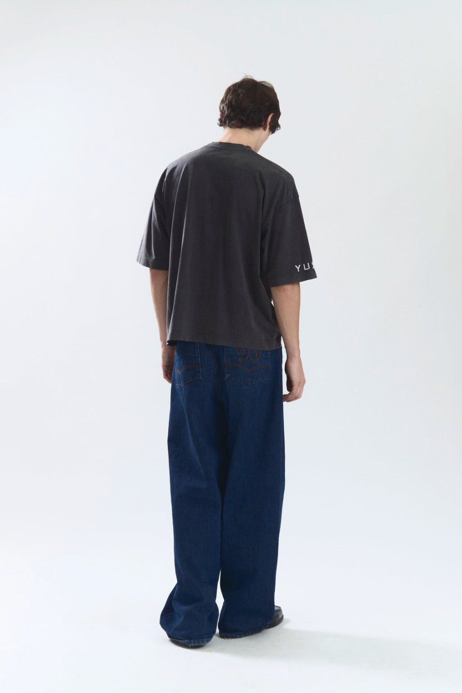 Yuxus Basic Black Tee