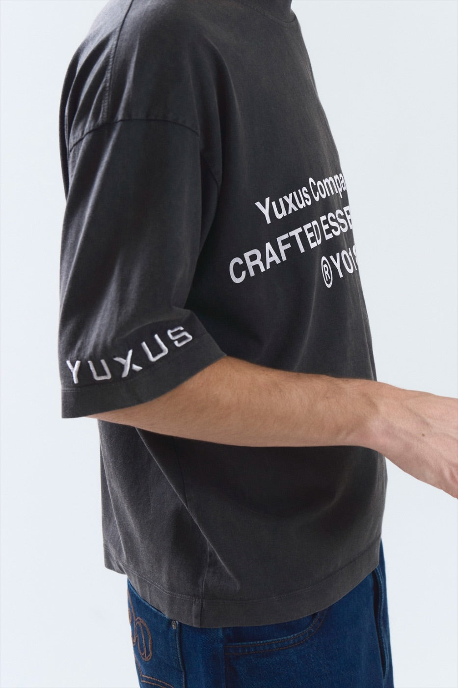 Yuxus Basic Black Tee