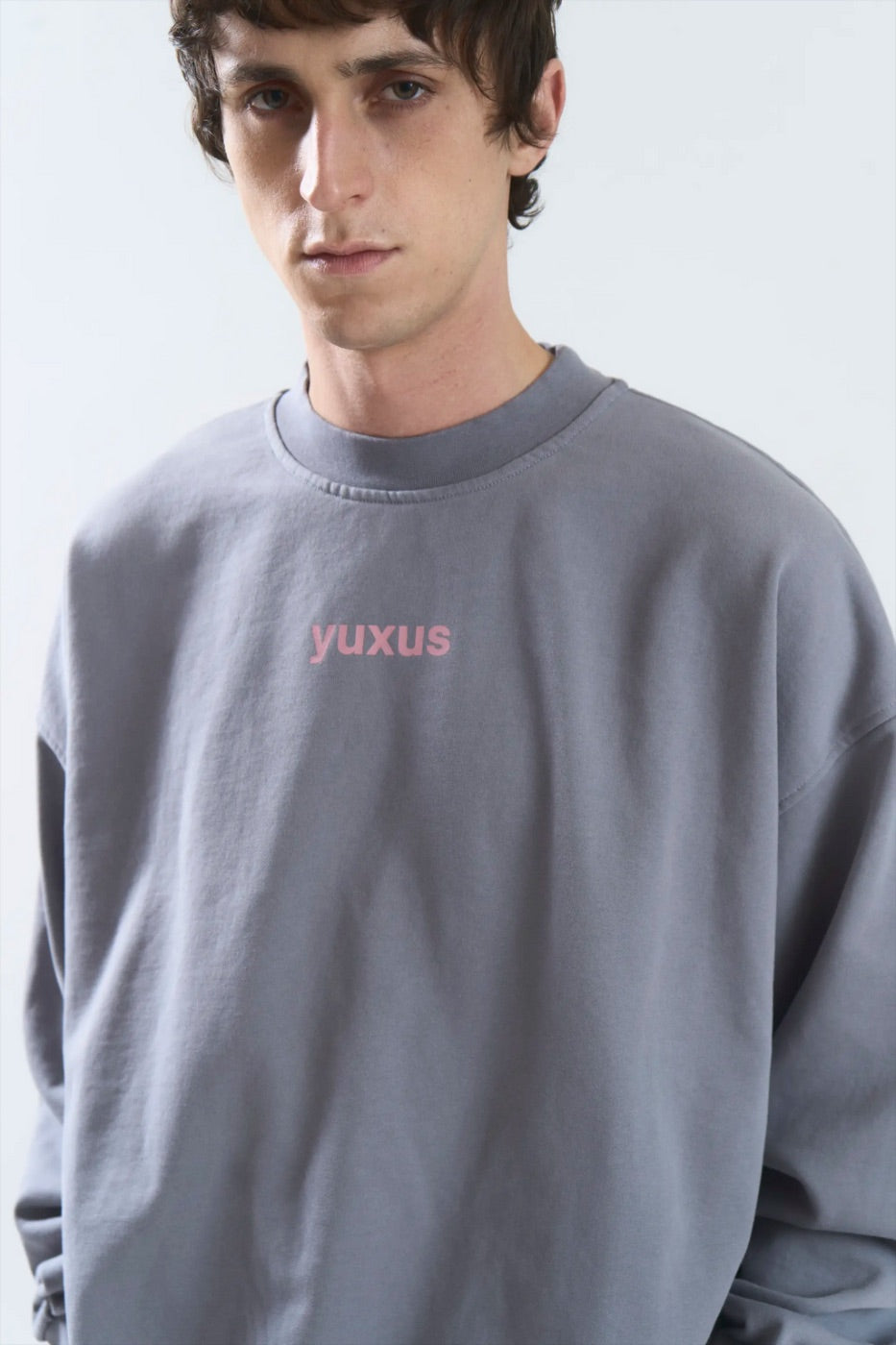 Yuxus Neat Grey Crewneck